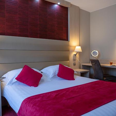 Hotel Les Trois Roses, Meylan Grenoble מראה חיצוני תמונה