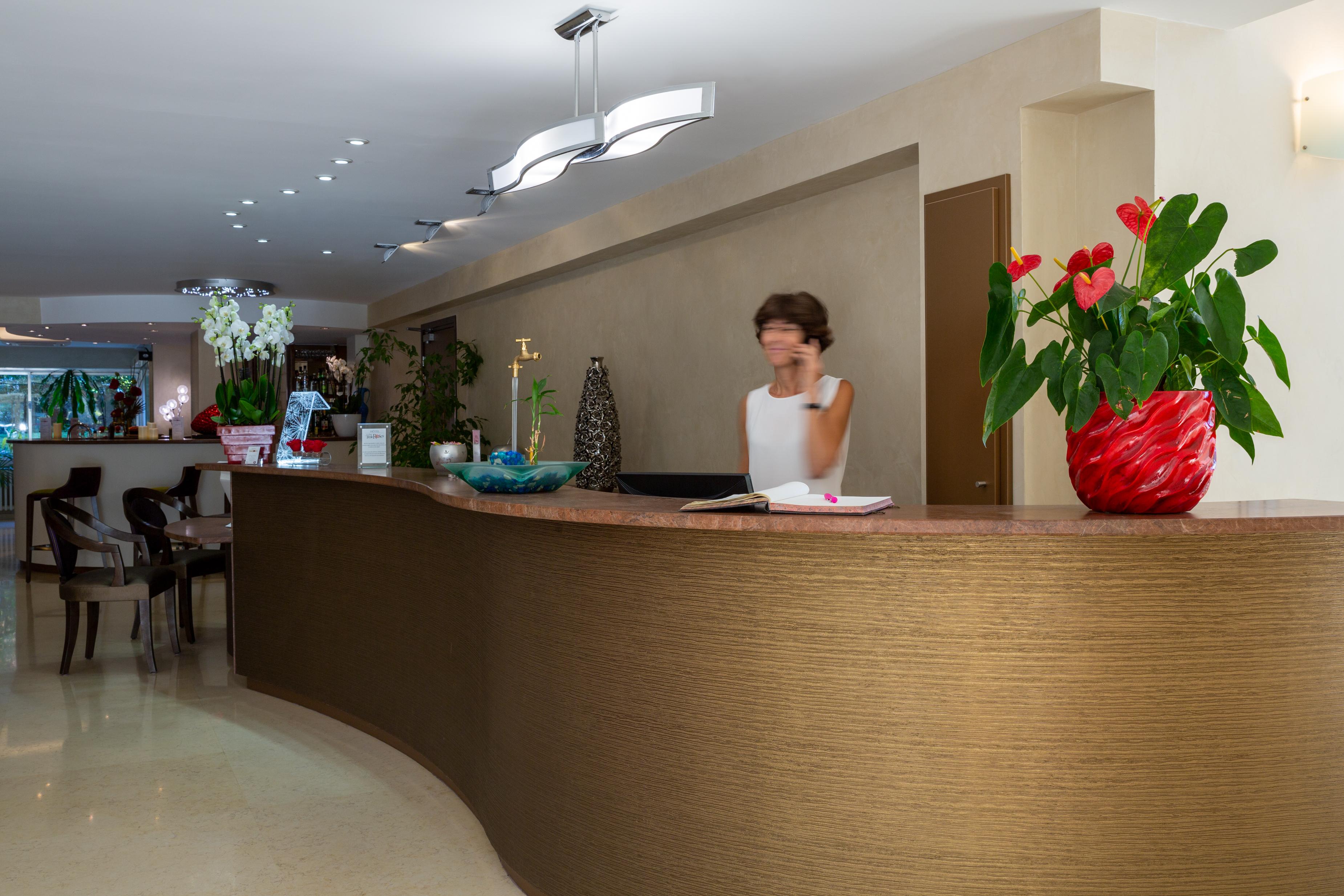 Hotel Les Trois Roses, Meylan Grenoble מראה חיצוני תמונה