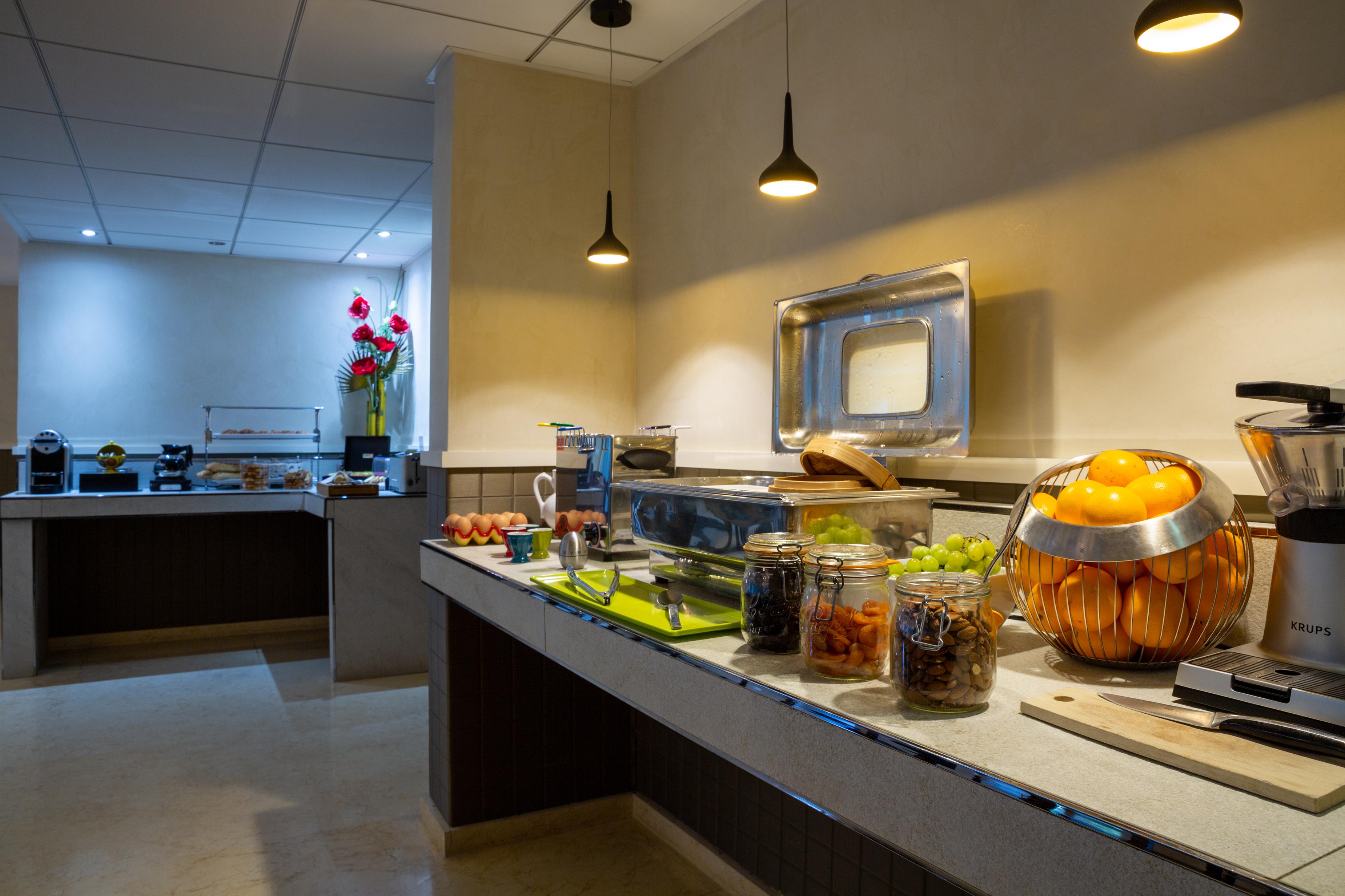 Hotel Les Trois Roses, Meylan Grenoble מראה חיצוני תמונה