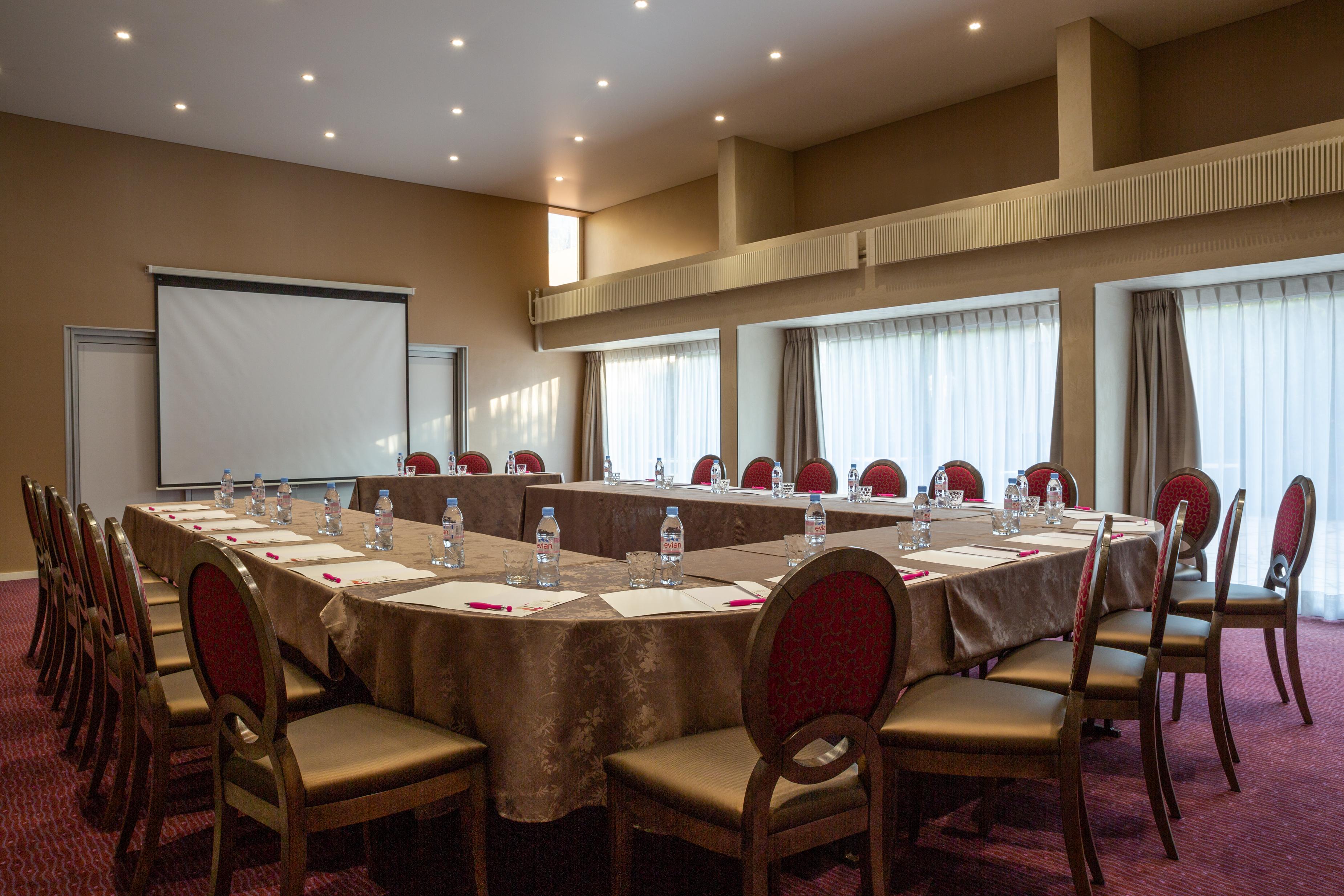 Hotel Les Trois Roses, Meylan Grenoble מראה חיצוני תמונה