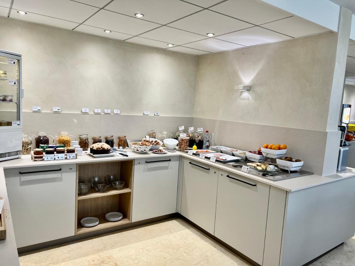 Hotel Les Trois Roses, Meylan Grenoble מראה חיצוני תמונה