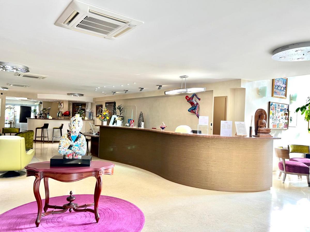 Hotel Les Trois Roses, Meylan Grenoble מראה חיצוני תמונה
