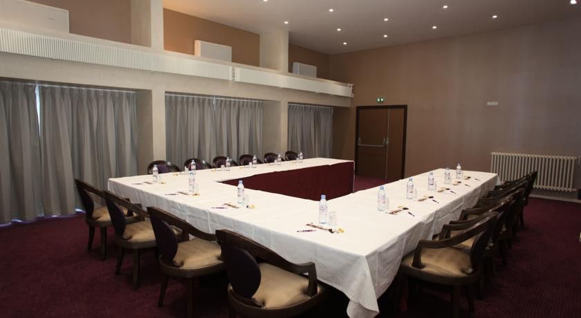 Hotel Les Trois Roses, Meylan Grenoble מראה חיצוני תמונה