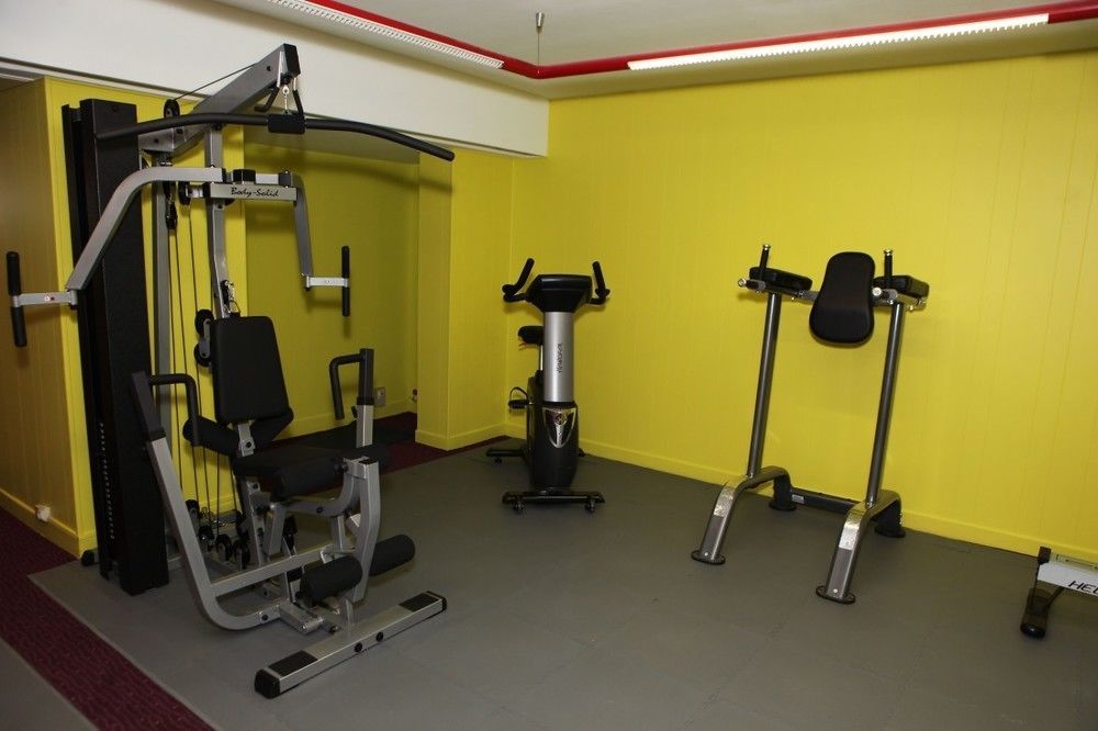 Hotel Les Trois Roses, Meylan Grenoble מראה חיצוני תמונה